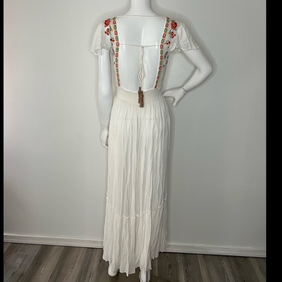 Z&L Flowers and Birds Embroidery Boho Dress - Picture 8 of 10